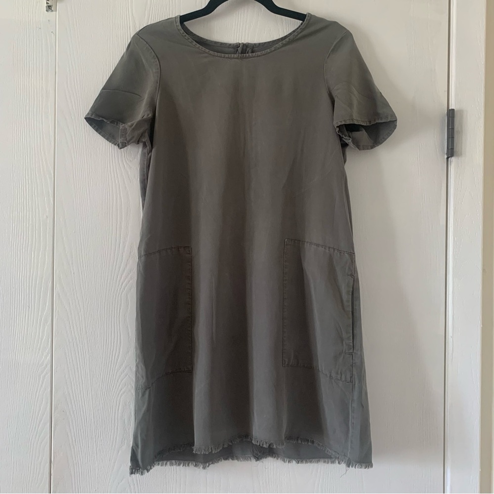 Women’s Fourteenth Place Dress